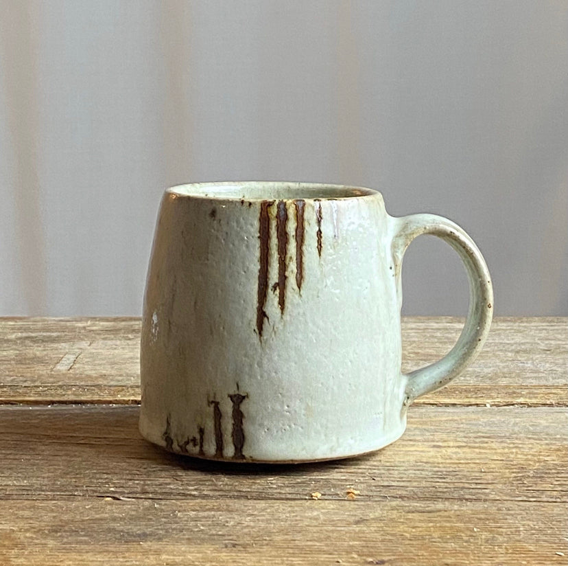 Wide-Bottom Mug in Nuka-Type Glaze with Iron Designs